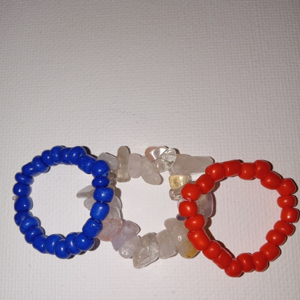 💍RED, WHITE AND BLUE GEMSTONE AND BEAD RING SET OF 3